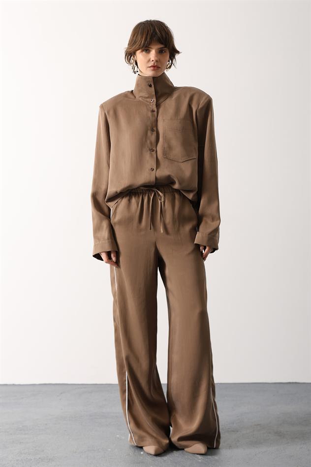 VATKALI ÖNÜ CEPLİ GÖMLEK PANTOLON TAKIM - Kahve
