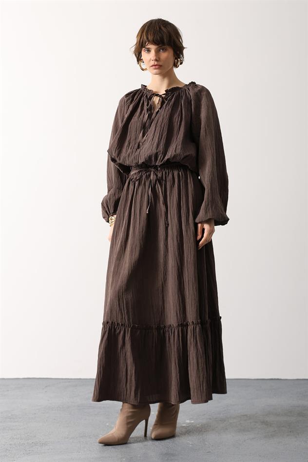 YAKASI BAĞLAMALI ETEKLİ TAKIM - Kahve