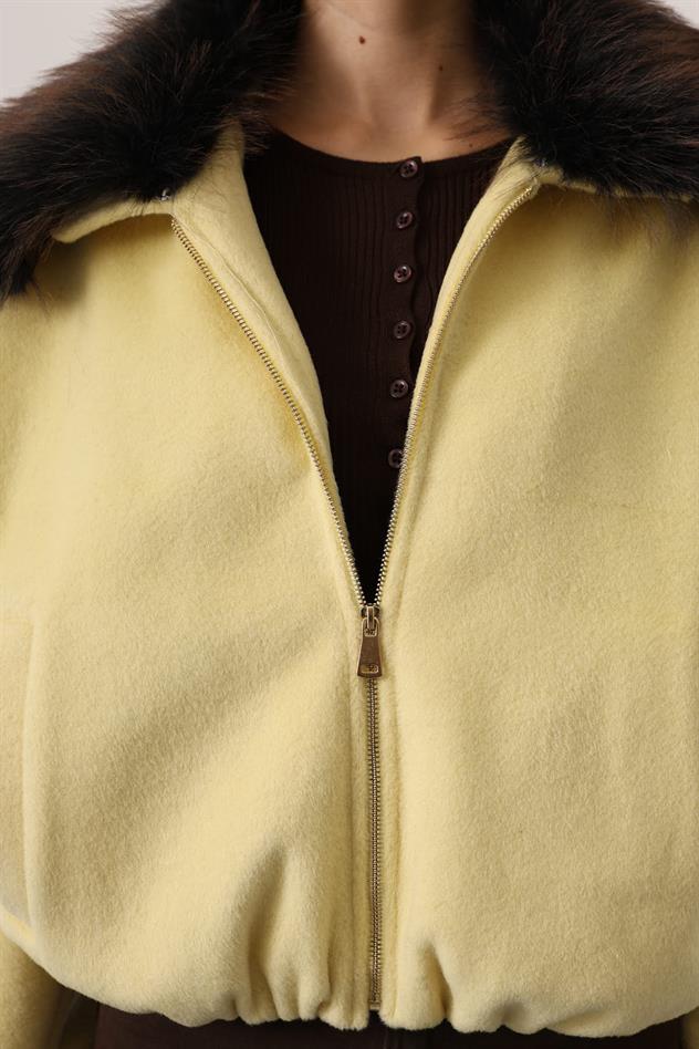 YAKASI KÜRKLÜ KAŞE CEKET - Sarı