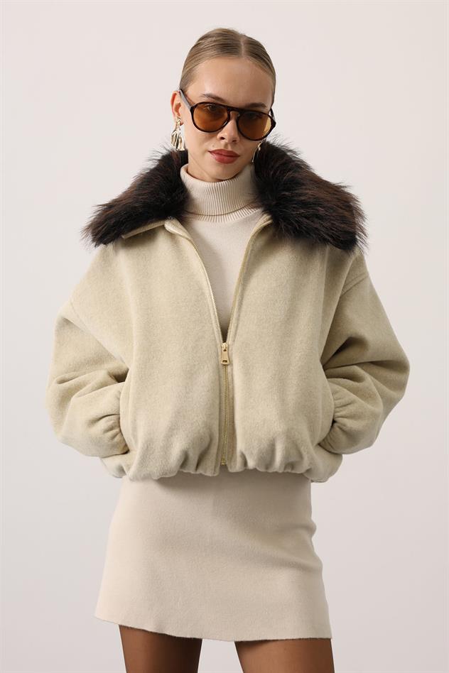 YAKASI KÜRKLÜ KAŞE CEKET - Taş