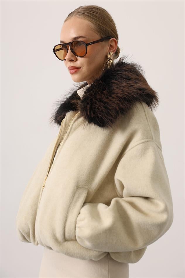 YAKASI KÜRKLÜ KAŞE CEKET - Taş