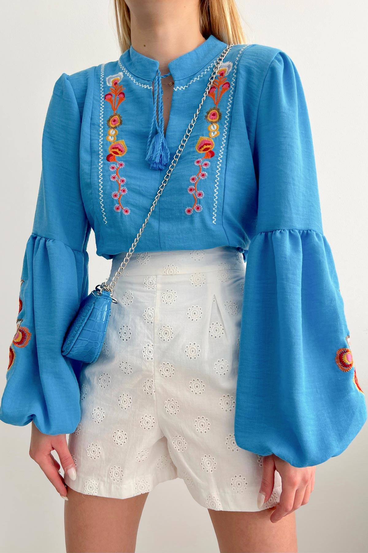 Nakış Detay Bluz Mavi