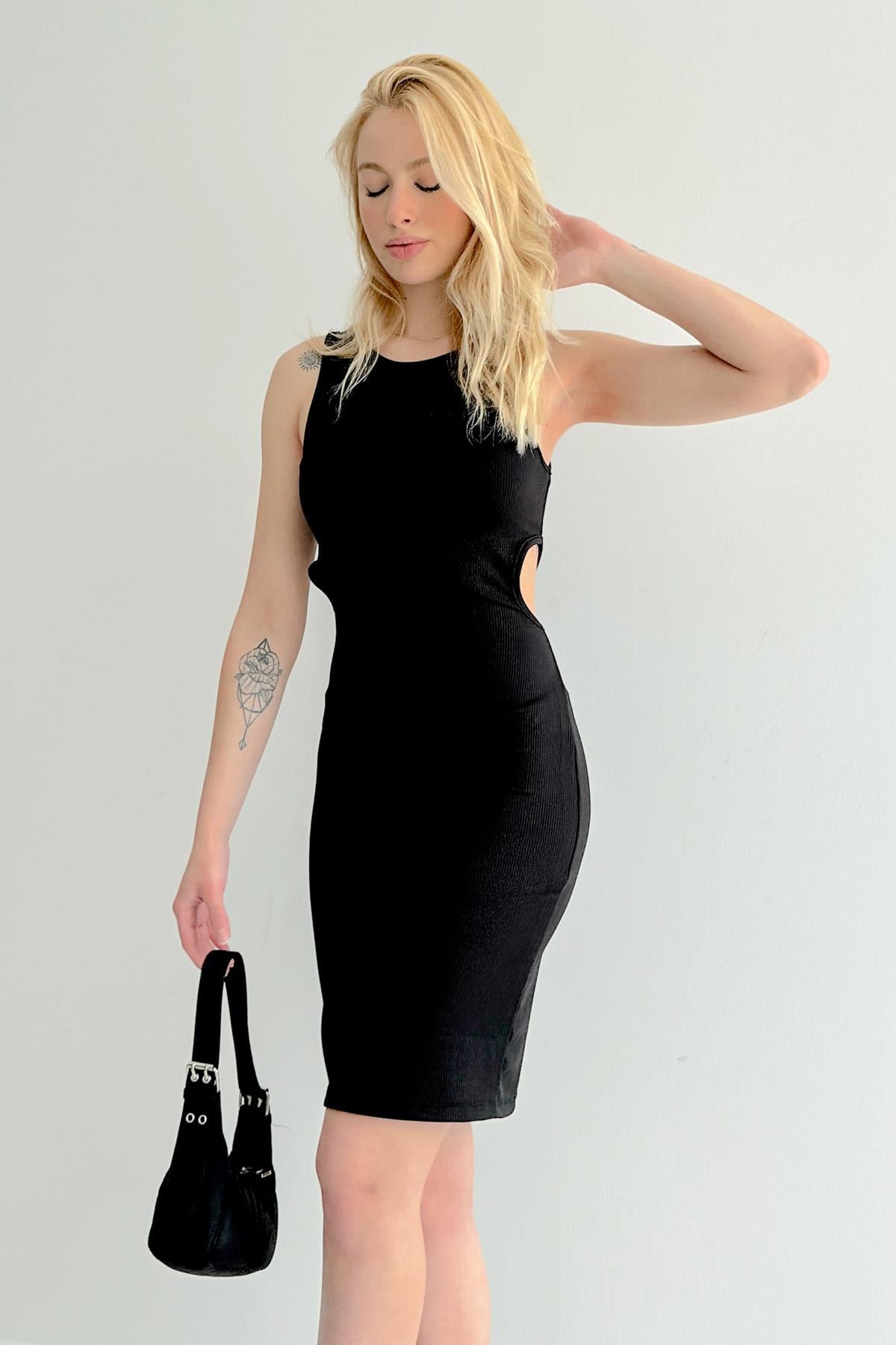 Yanları Cutout Mini Elbise Siyah