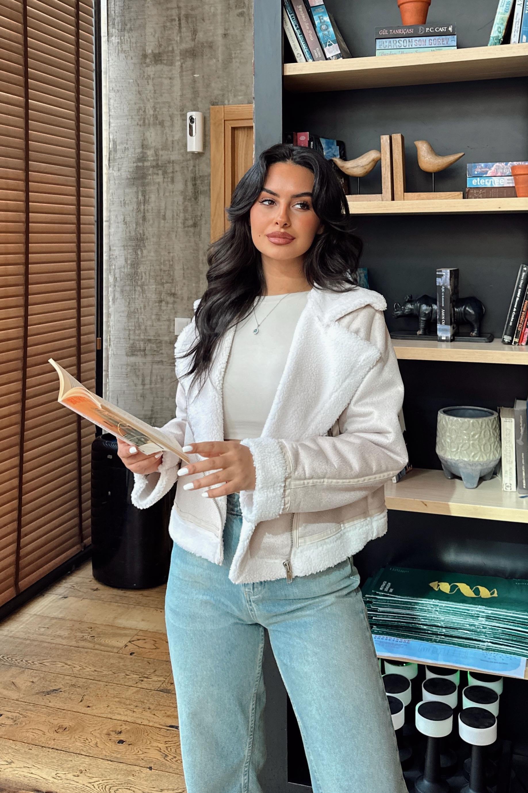 Kontrast Suni Kürklü Crop Biker Ceket Taş-Beyaz
