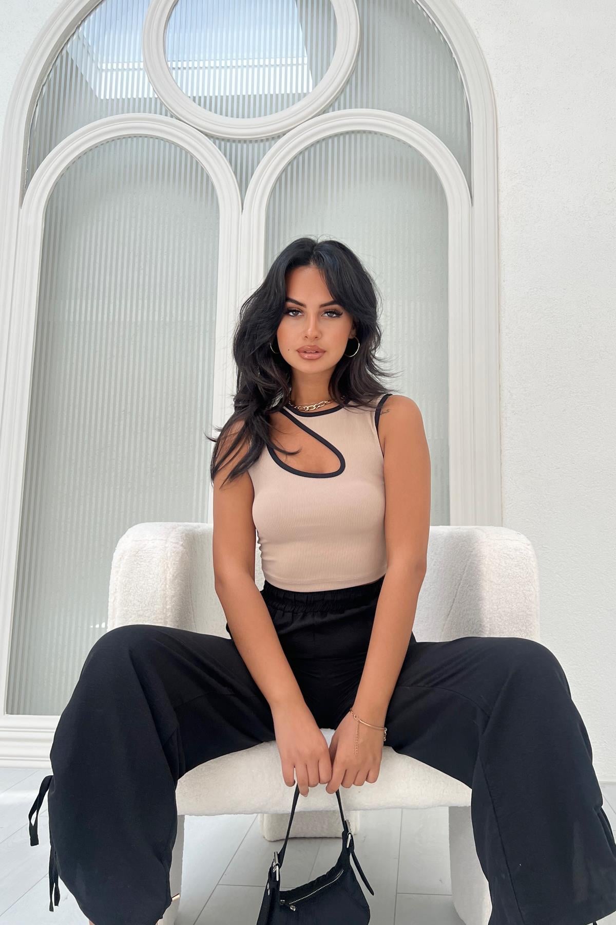 Cutout Önü Örme Crop Bej