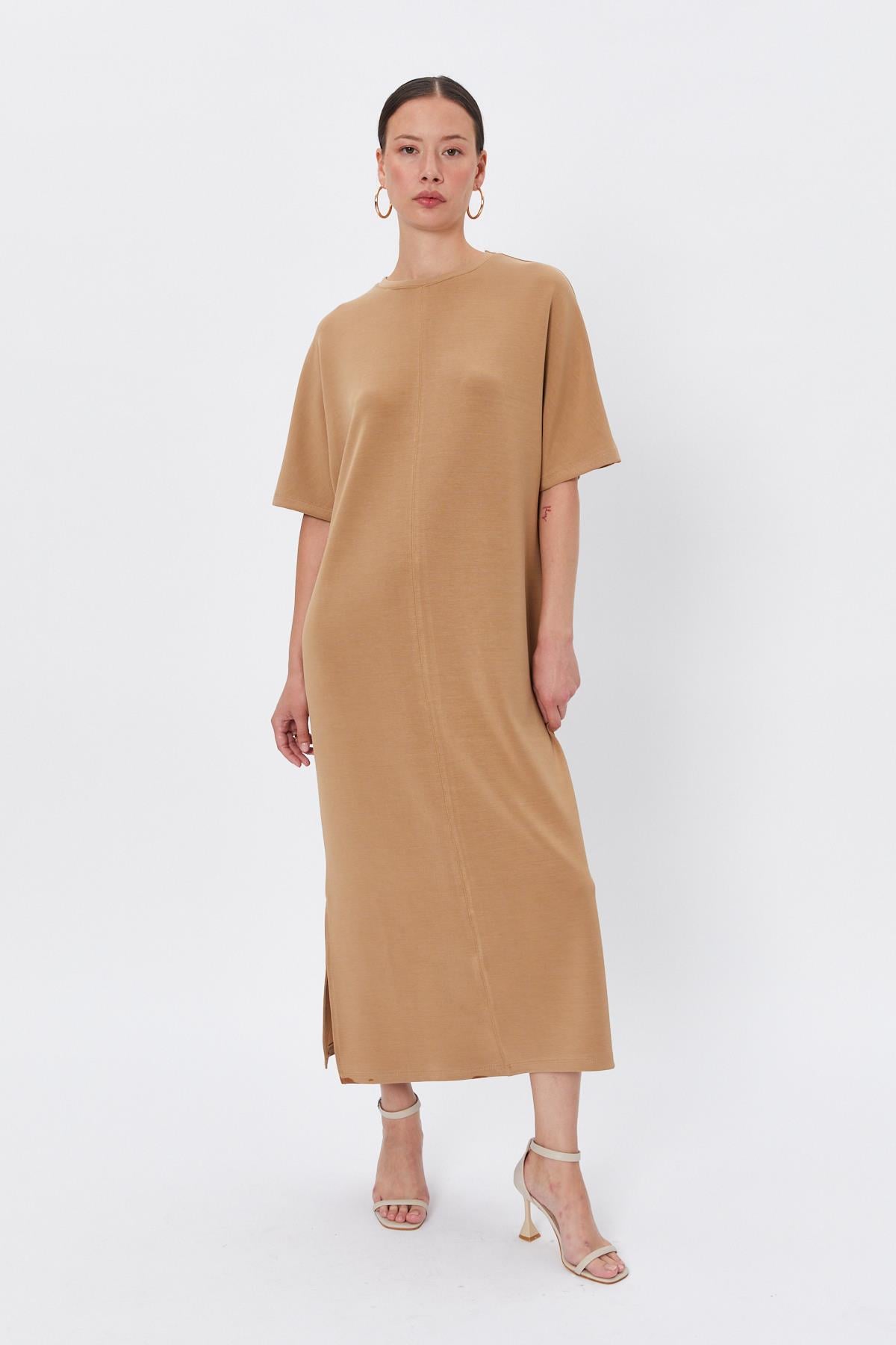 Toptan Oversize Yırtmaçlı Elbise Camel