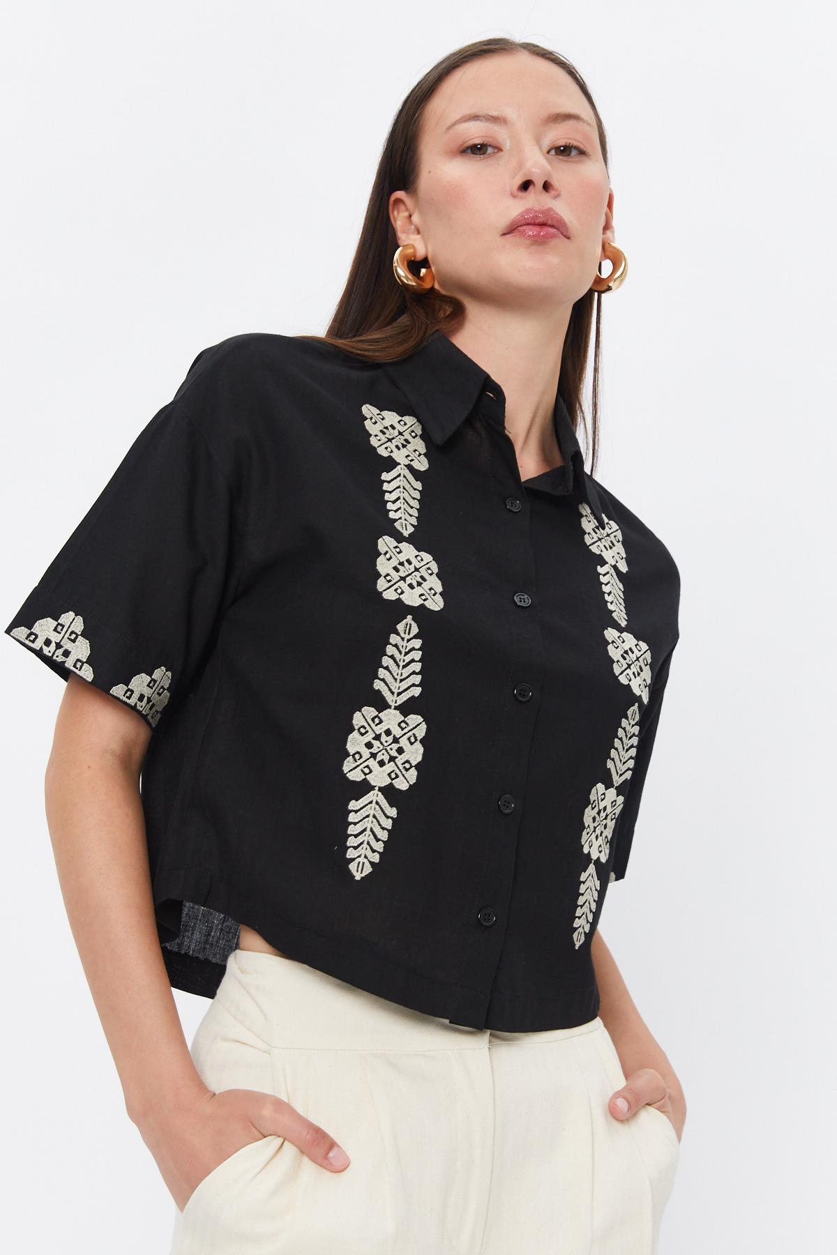 Toptan Etnik Desenli Kısa Kol Gömlek Siyah