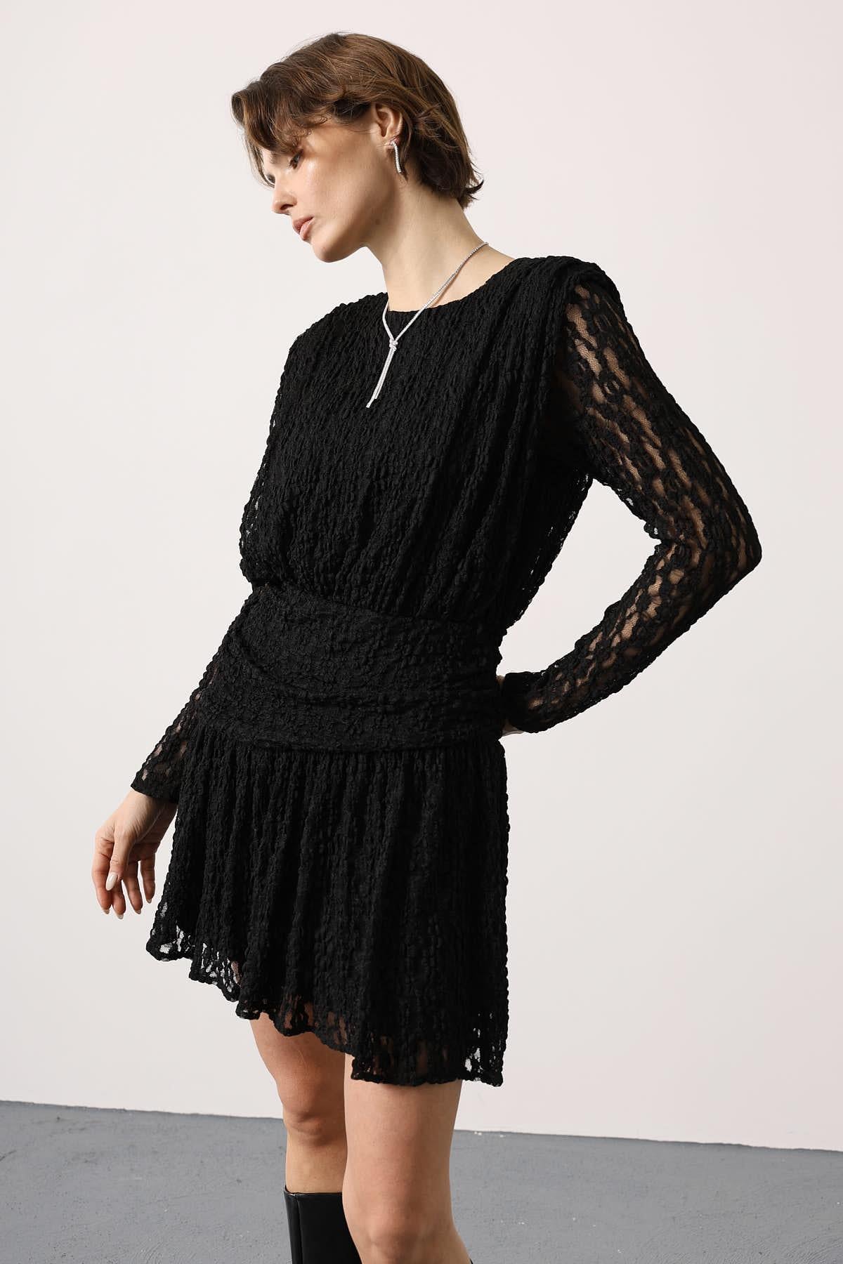 BELİ DETAYLI DANTELLİ MİNİ ELBİSE - Siyah