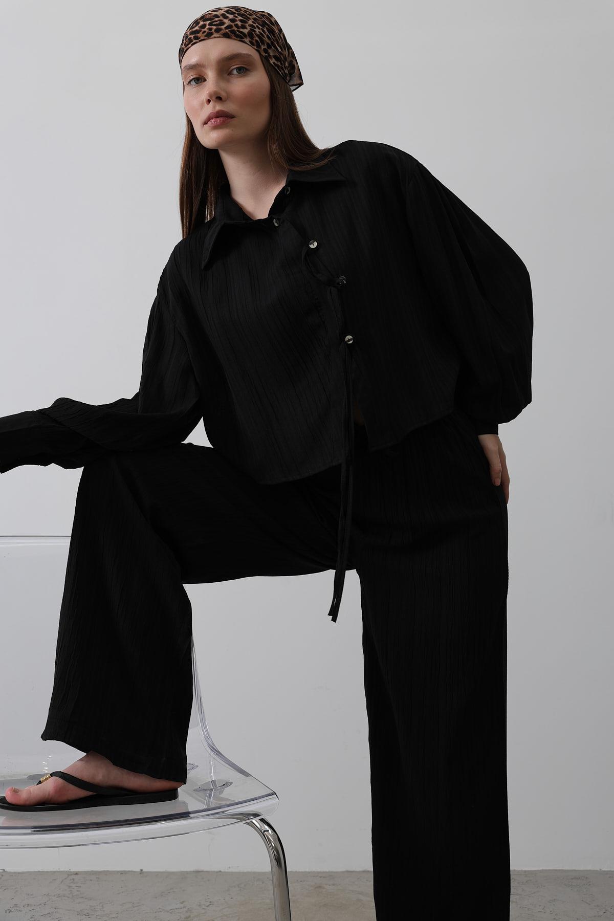 Önü Asimetrik Düğme Detaylı Takım - Siyah