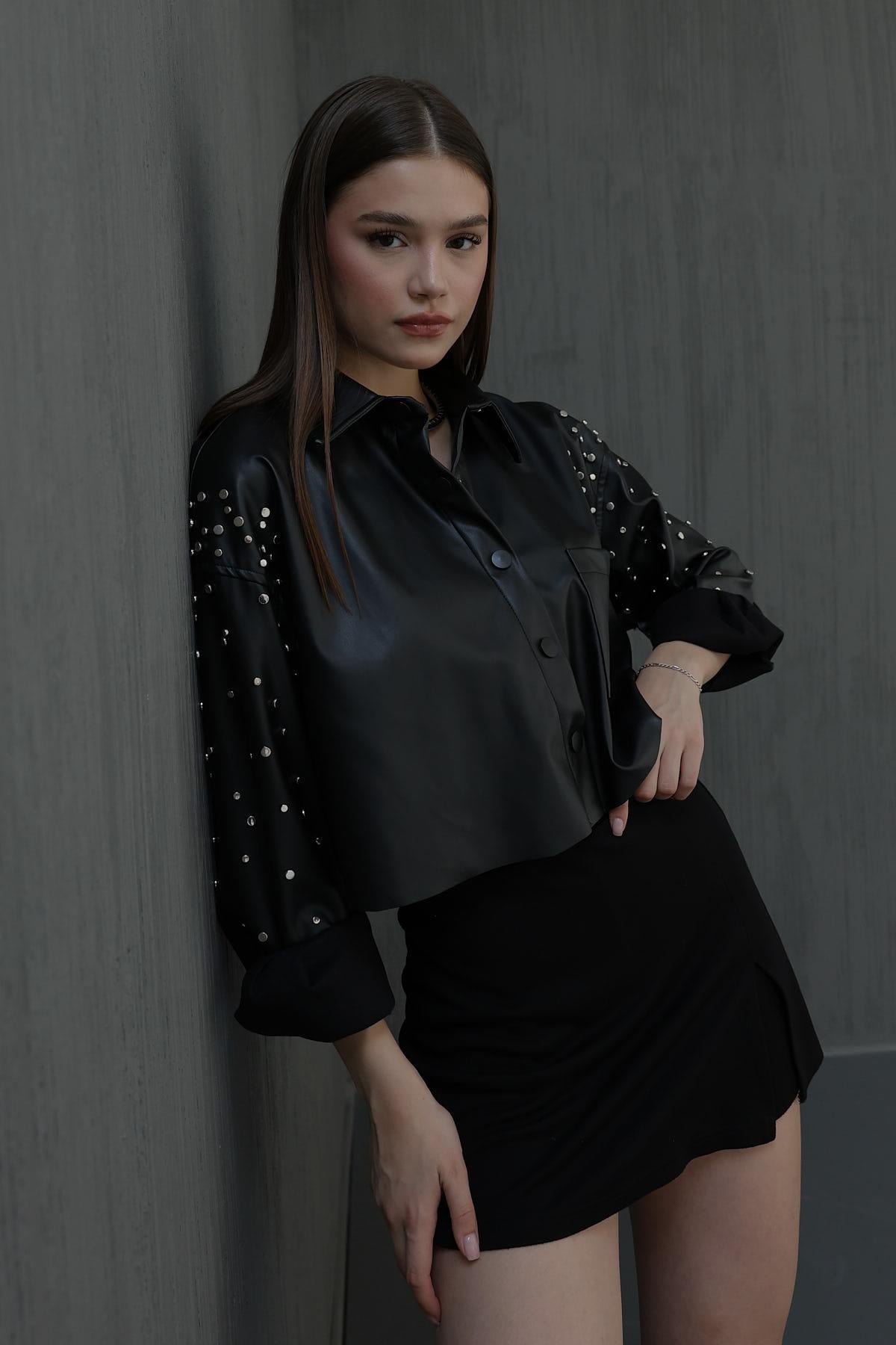 Zımbalı Deri Gömlek - Siyah