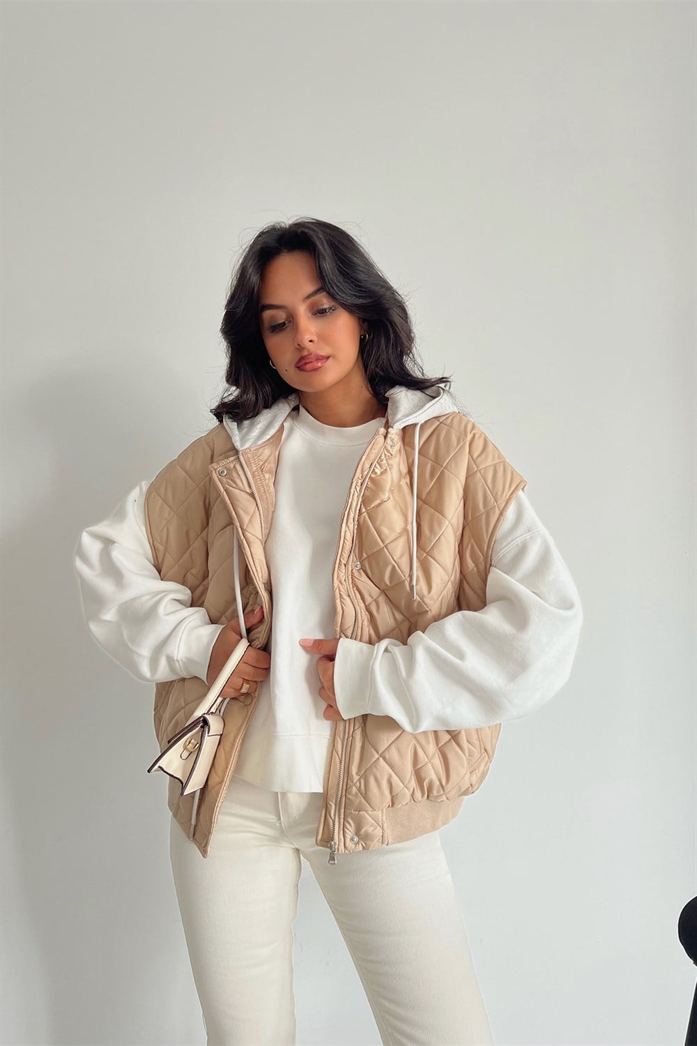 Kapitone Kapüşonlu Şişme Yelek  Taş