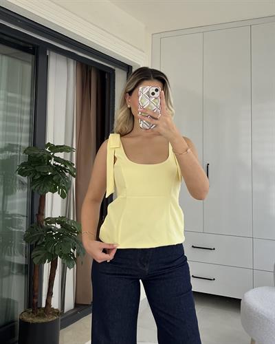 SARI FİYONK ASKILI BLUZ