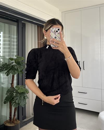 SİYAH YUMOŞ TAŞLI BLUZ