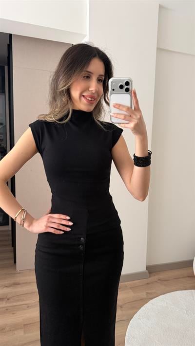 BALIKÇI YAKA KISA KOLLU SİYAH FİTİLLİ BLUZ