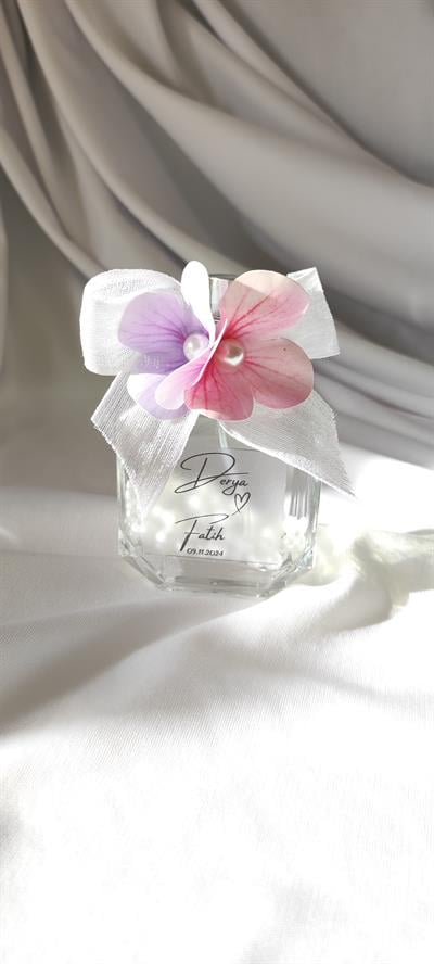Sprey Başlıklı Kare Model Cam Şişe Kolonya Islak Ortanca Süslemeli (30 ml)