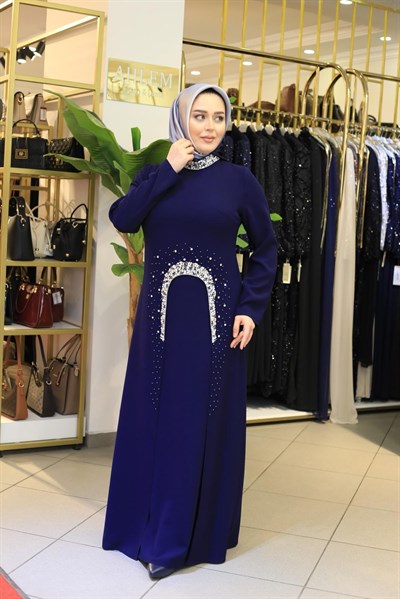 0007 KOD TAŞ DETAYLI KREP ELBİSE