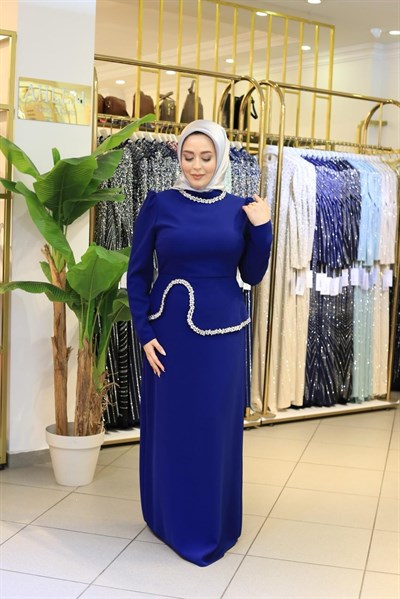 0080 فستان كريب كود كود بتفاصيل من الكريستال المرصع بالكريستال