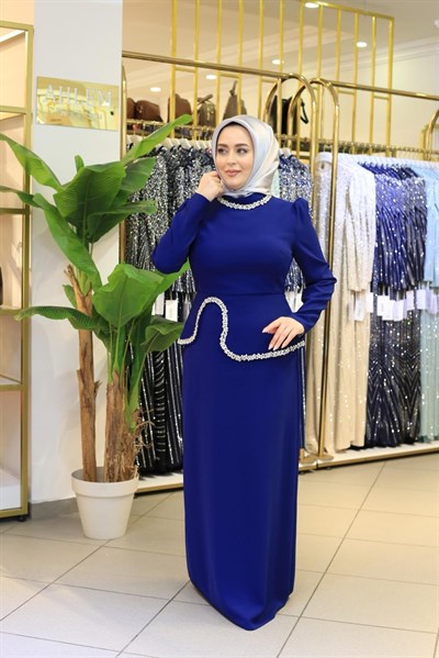 0080 فستان كريب كود كود بتفاصيل من الكريستال المرصع بالكريستال