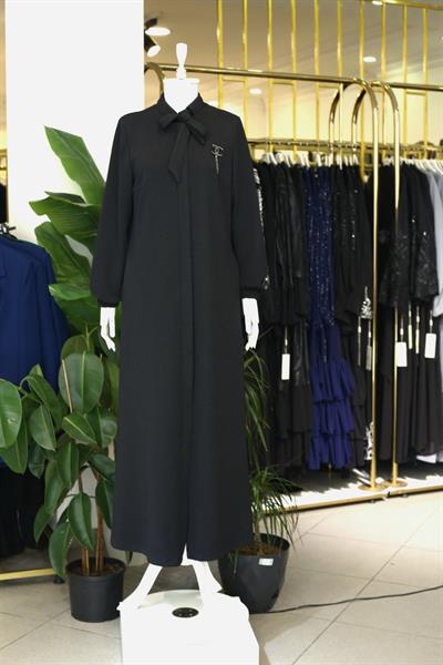0180 CODE BROOCH DETAILED ABAYA