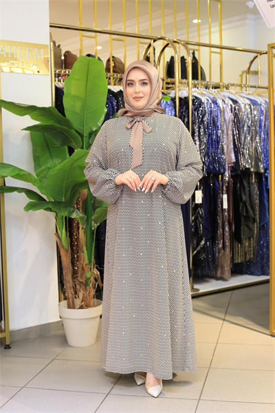 08-1648 فستان بنقوش هندسية