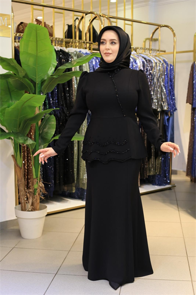 1228 فستان كريب مزين بالحجارة مع ياقة