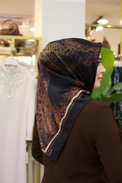 15810/11 KOD LEOPAR DESEN AHLEM SAF İPEK EŞARP SİYAH