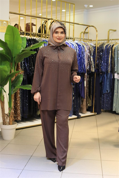 2623 KOD IŞILTILI PANTOLONLU TAKIM KAHVE