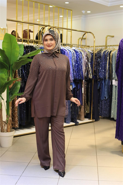 2623 KOD IŞILTILI PANTOLONLU TAKIM KAHVE