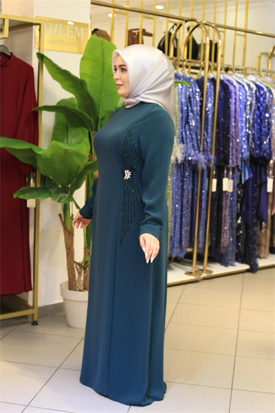 3011 KOD KREP TAŞLI ELBİSE ZÜMRÜT