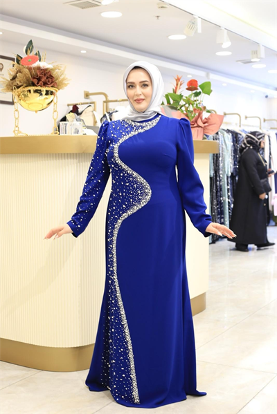 3147 فستان كريب مزين باللآلئ