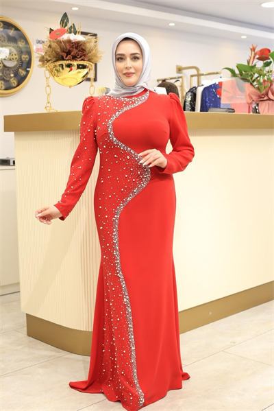 3147 فستان كريب مزين باللآلئ