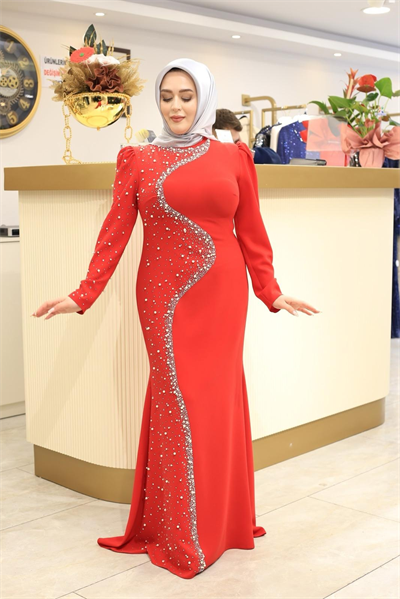 3147 فستان كريب مزين باللآلئ