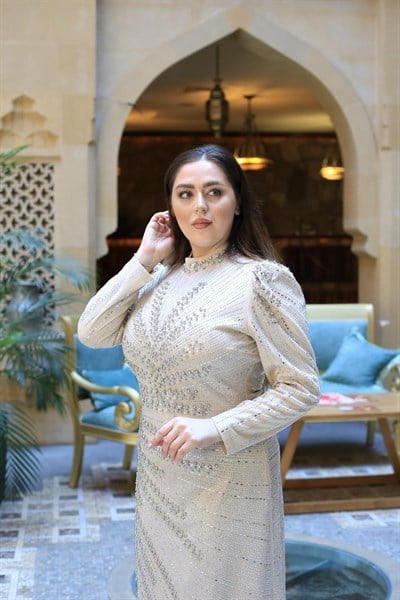 3181 فستان سهرة مزين بالحجارة الكريمة