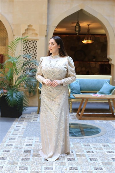 3181 فستان سهرة مزين بالحجارة الكريمة