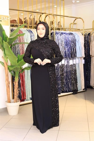 3185 KOD KENDİNDEN PUL DETAYLI ELBİSE