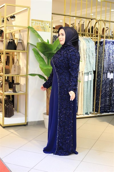 3185 KOD KENDİNDEN PUL DETAYLI ELBİSE