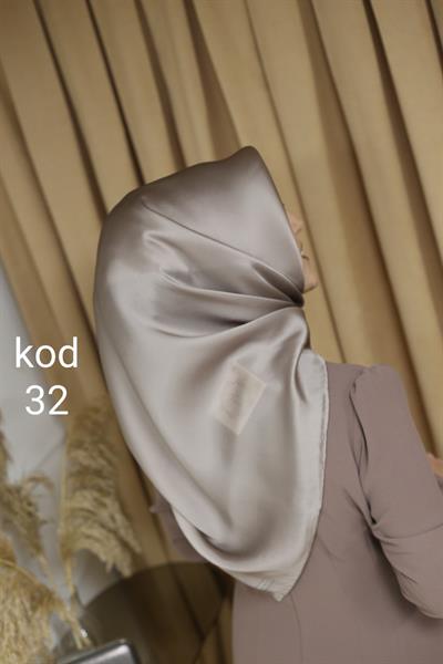 32 وشاح أرميني من الحرير الخالص بلون موحد 32 كود أرميني