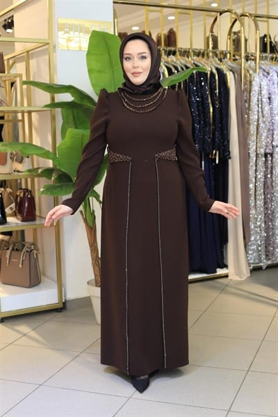 3451 KOD YAKA VE BELLİ TAŞ İŞLEMELİ ELBİSE