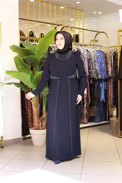 3451 فستان مطرز بالحجر ذو ياقة كود وخصر مطرز بالحجر