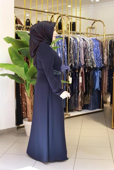 3451 فستان مطرز بالحجر ذو ياقة كود وخصر مطرز بالحجر