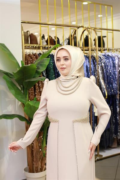 3451 فستان مطرز بالحجر ذو ياقة كود وخصر مطرز بالحجر