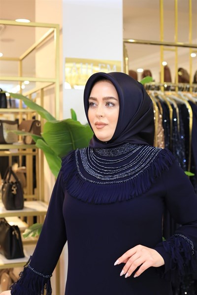3547 KOD YAKA TAŞLI ELBİSE