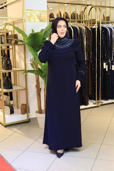 3547 KOD YAKA TAŞLI ELBİSE