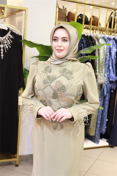 4886 فستان كريب مطرز بحجر زهري