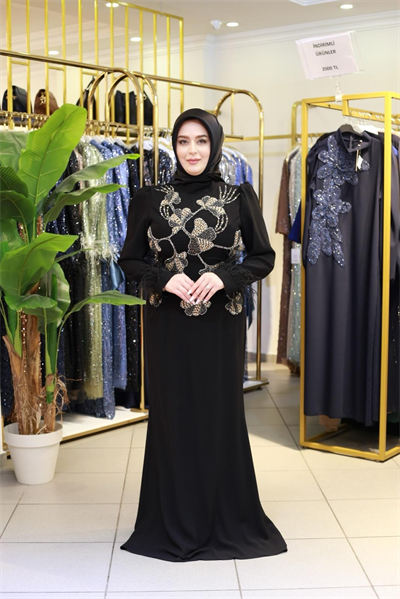 4886 فستان كريب مطرز بحجر زهري