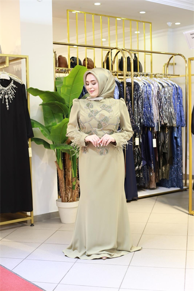 4886 فستان كريب مطرز بحجر زهري