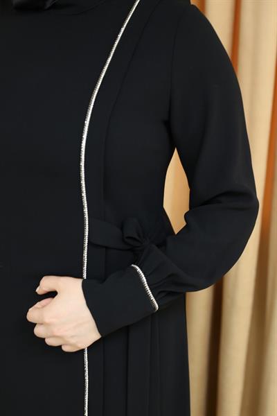 5026 CODE ROBE LACÉE À RUBAN EN PIERRE