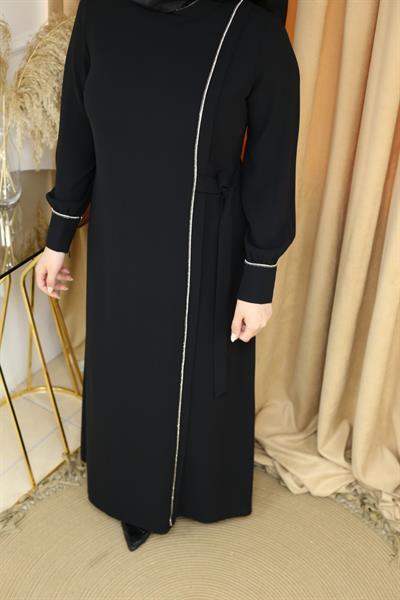 5026 CODE ROBE LACÉE À RUBAN EN PIERRE