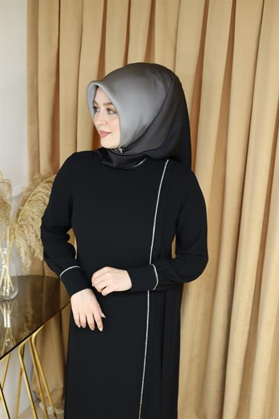 5026 CODE ROBE LACÉE À RUBAN EN PIERRE