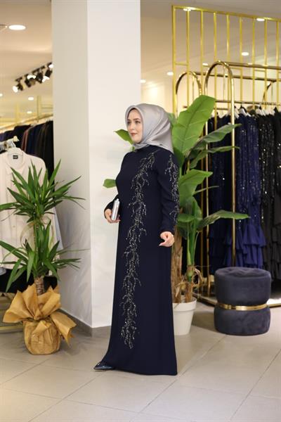 5071 CODE ROBE DÉTAILLÉE EN PIERRE